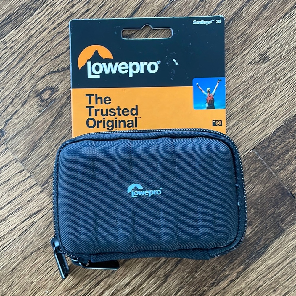 [Lowepro] Hard Camera case